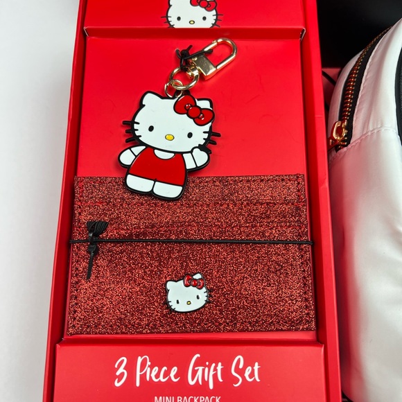 Hello Kitty 3 Piece Gift Set Mini Backpack ID Card And Keychain - Picture 4 of 7